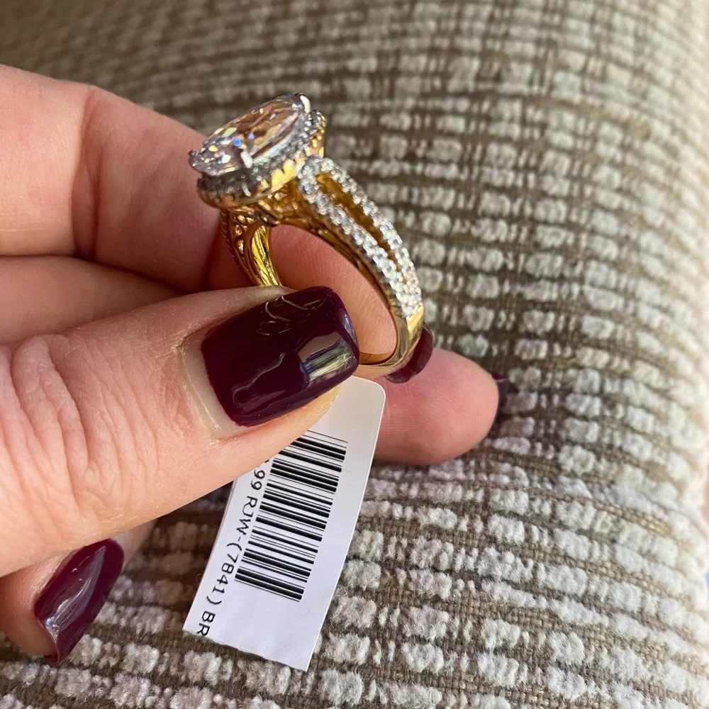 NWT Engagement ring 14k gold finish size 6 gift idea - Picture 5 of 10